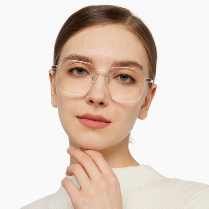 Sandy Eyeglasses in Clear